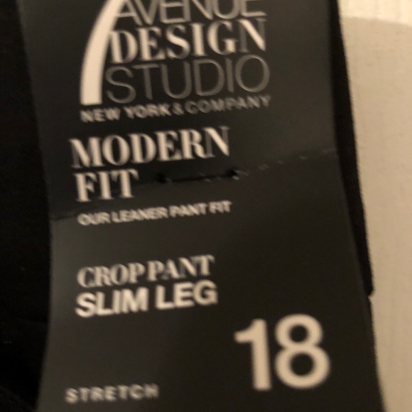 NWT New York & Co., modern fit slim leg Capri/crop - Picture 4 of 8
